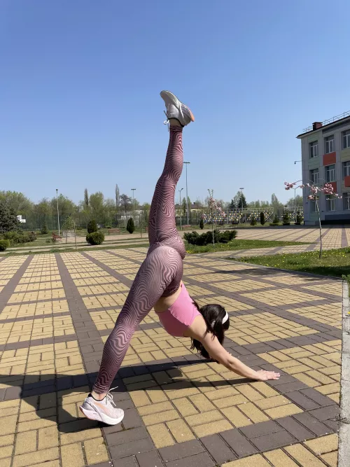 you have a rich imagination if you like flexible girls