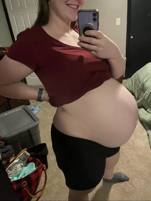 32 weeks with twins now! Getting so close to the end :)