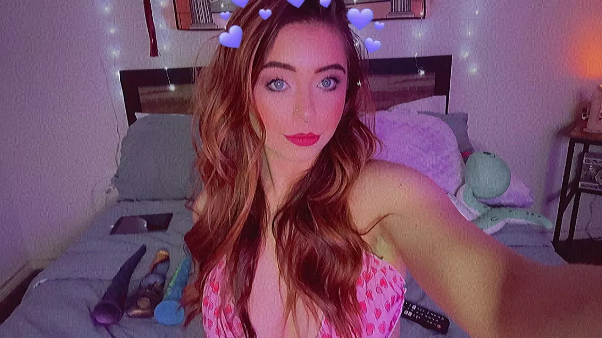 Come tip for my 13 inch tentacle👅 www.chaturbate.com/stacycakesxo