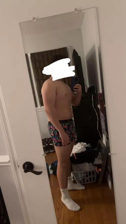 Dm me I’m 18 and hot