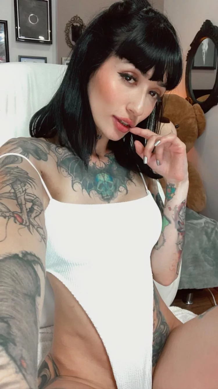 feeling frisky 😏😈