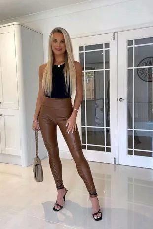 Feeling sexy in leather 