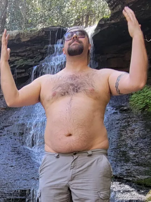 Geez didn't realize those 40s were too small last year