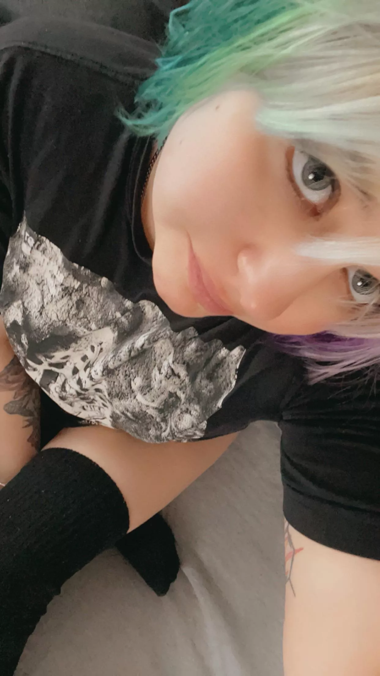 Hey  cutie 😜 horny? Bored? Stressed? Lonely? I’ll please you 🌹19yo 5ft thic and kinky🖤[fet]friendly💦[dom]or[sub]👅[sext]lets play😜[vid][pic]customs made just for you🍭[gfe]let me please you in every way🥀[aud]let’s talk dirty🔥