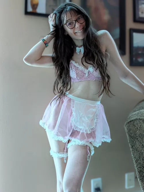 I heard you needed a maid in your dreams? 🧹🙏🏻🧼 [GFE][PTY]