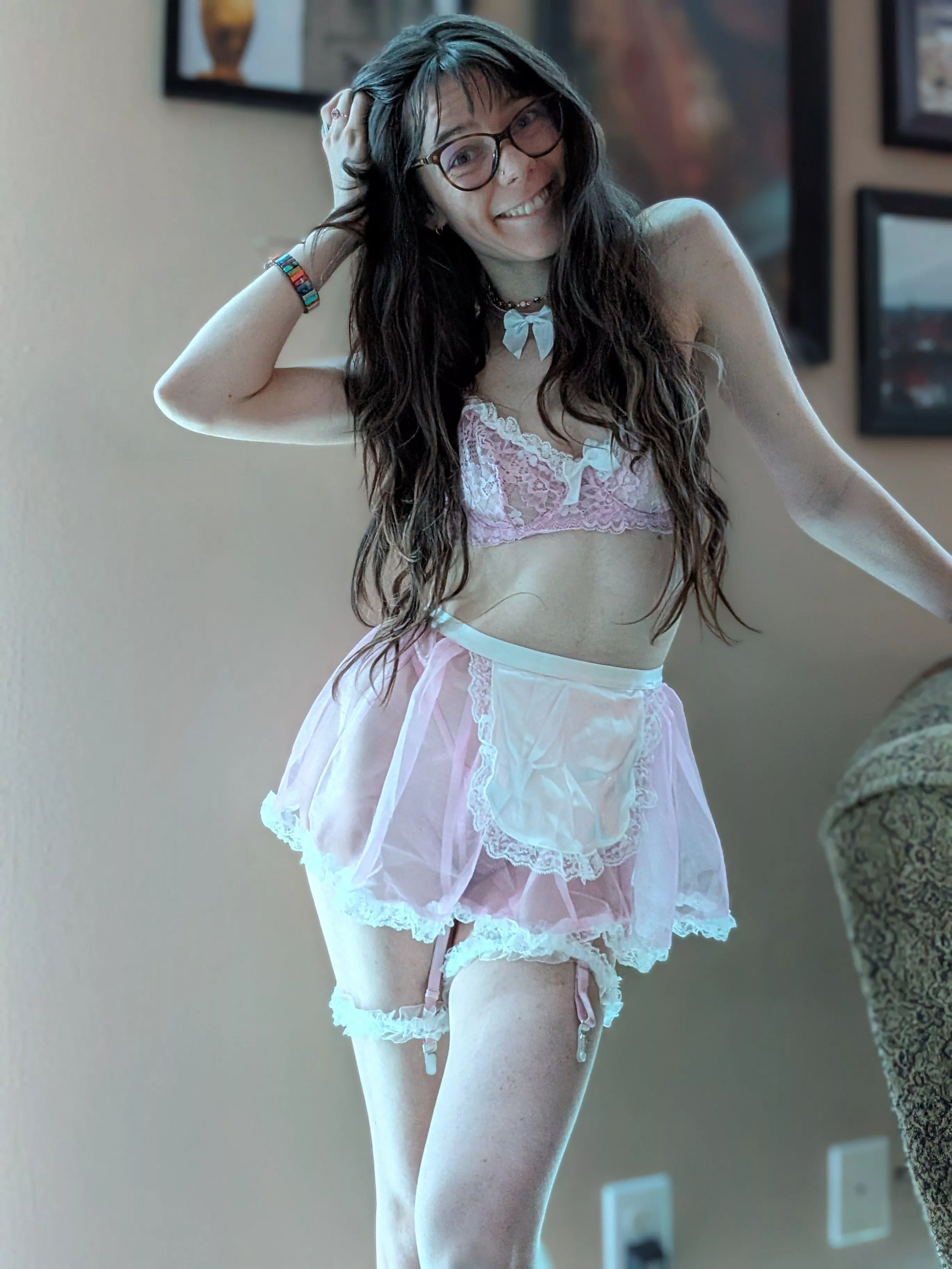 I heard you needed a maid in your dreams? 🧹🙏🏻🧼 [GFE][PTY]