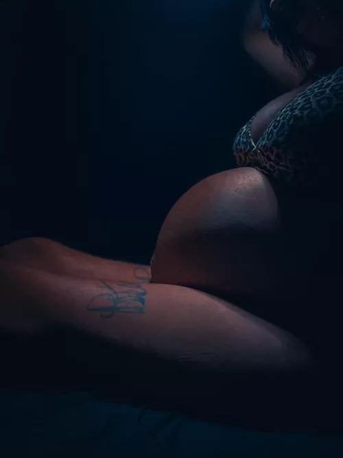 I need more men who have a pregnancy fetish in my life 