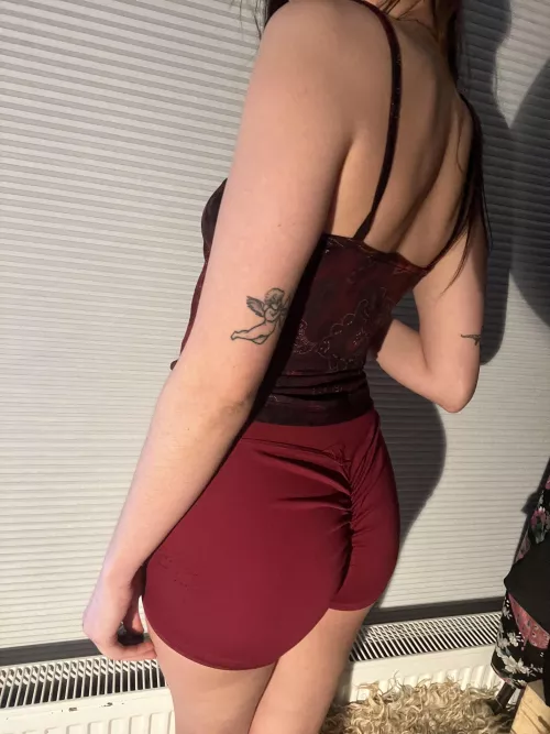 I prefer yoga shorts much more, find them for comfortable. What’s your fav ?