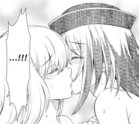 LF Mono Source: 2girls, multiple girls, hat, short hair, long hair, closed eyes, kissing, yuri, shoulder, blushing, speech bubble, exclamation mark, sweat, naked