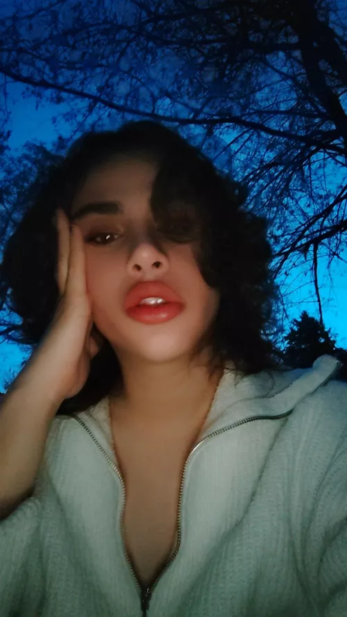 Looking lonely 🦗🦗