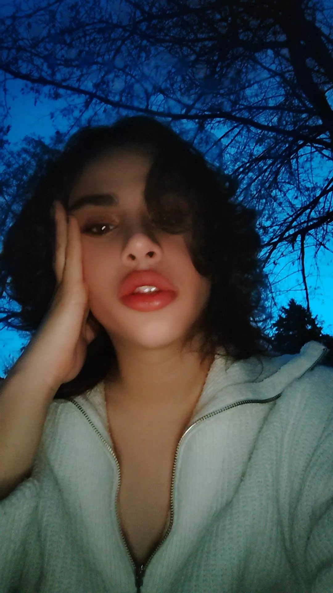 Looking lonely 🦗🦗