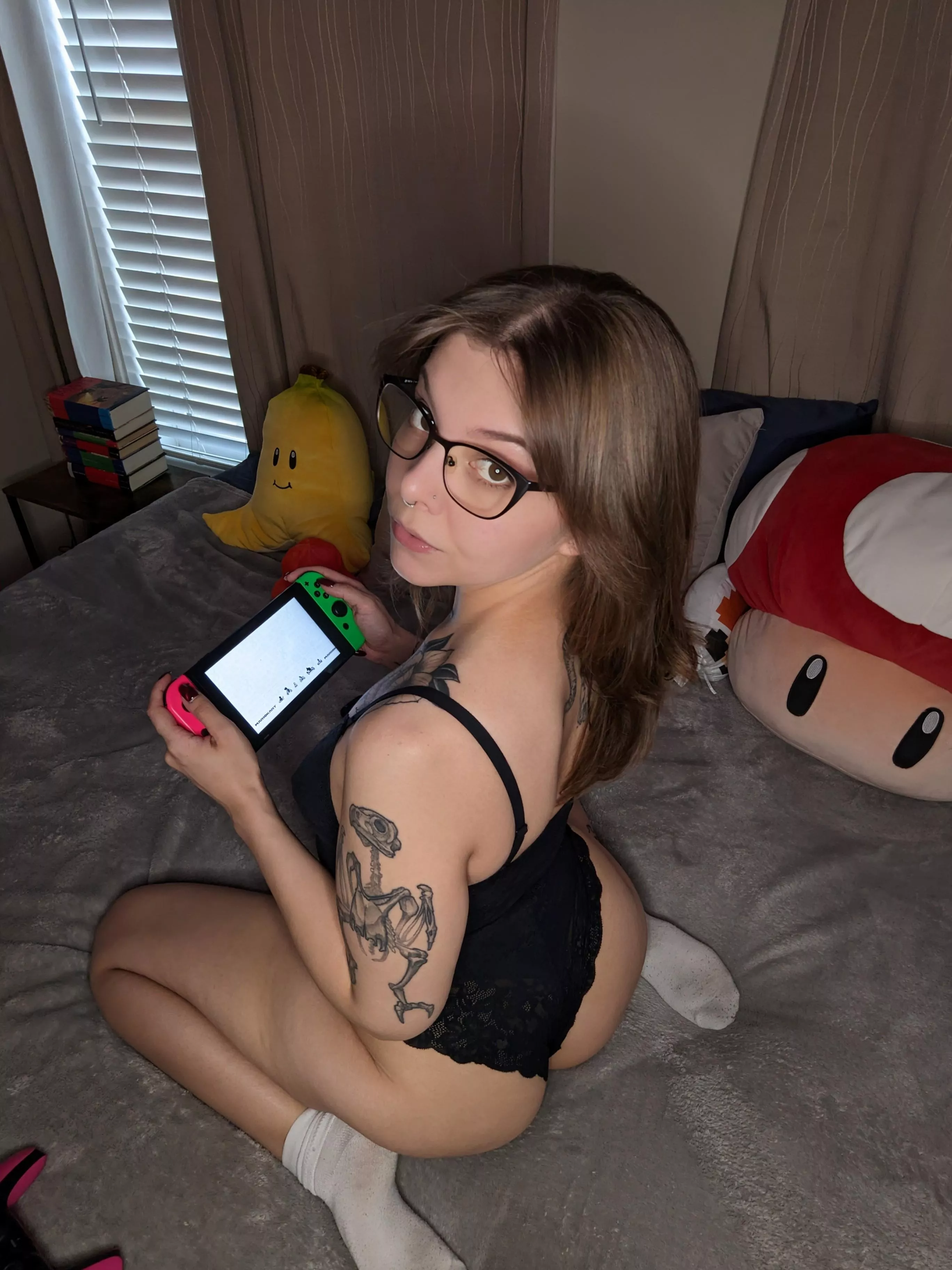 Put it in my mouth during loading screens 