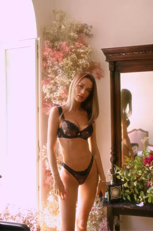 The sun will always add fuckability