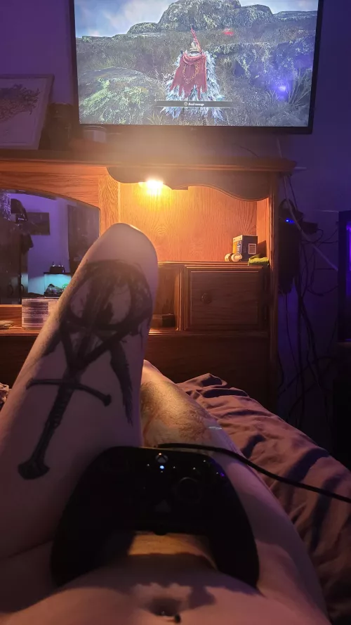 Waiting for that scarab beetle at Volcano Manor. We have 10 minutes.