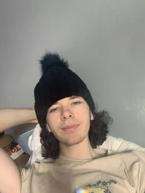 Anyone playing games rn?