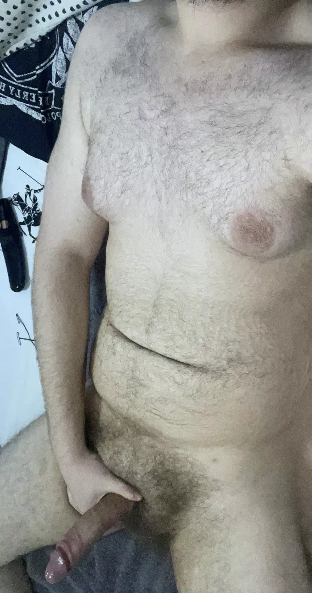 beefy hairy 18yo bear cub boy in the mood to bate and goon looking to chat with likeminded bros and dads, dms open