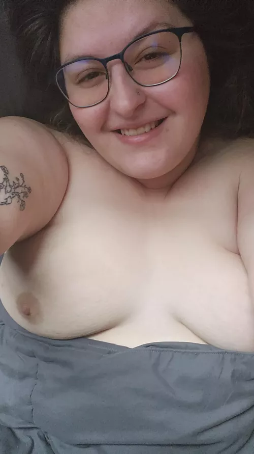 Come curl up and put your face in my titties 😏