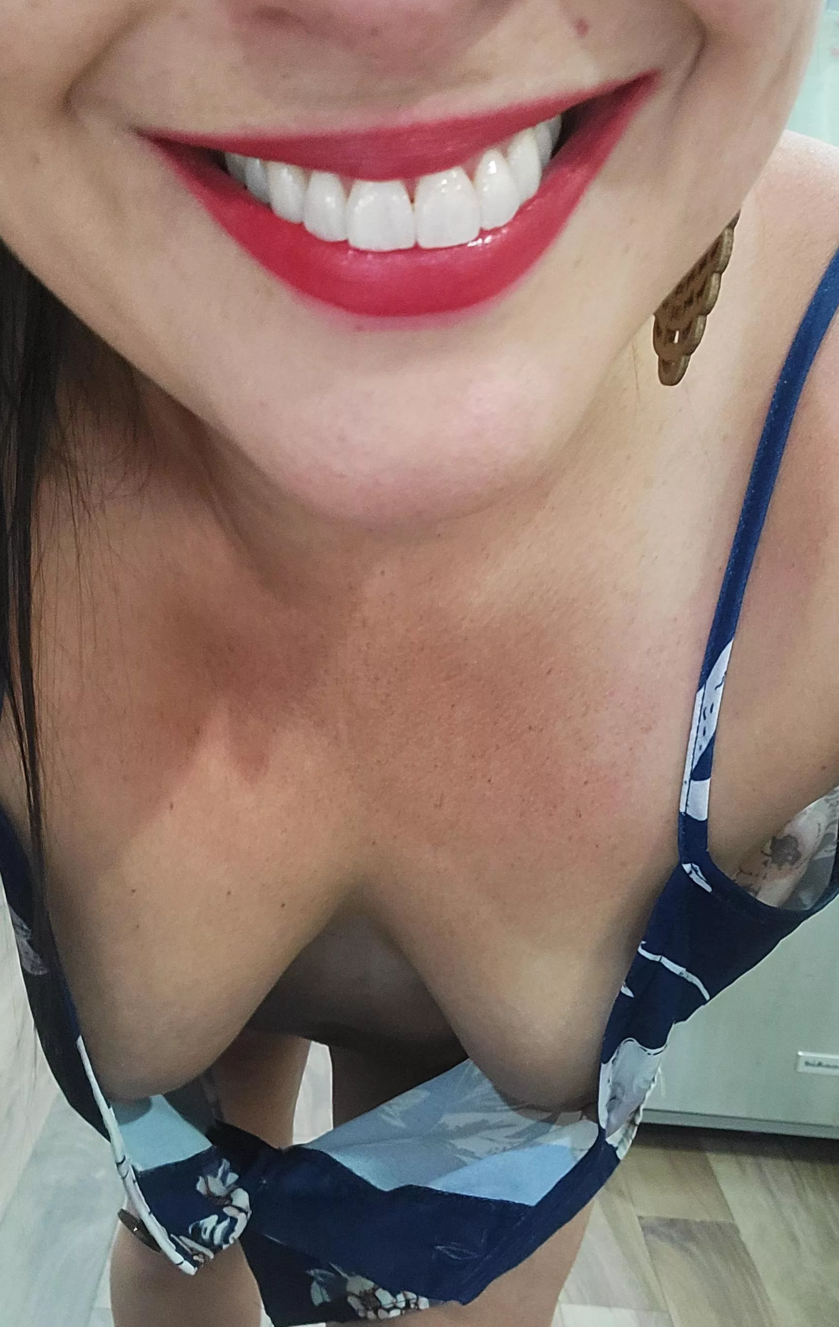 Downblouse and a smile, it's going to be a great day.