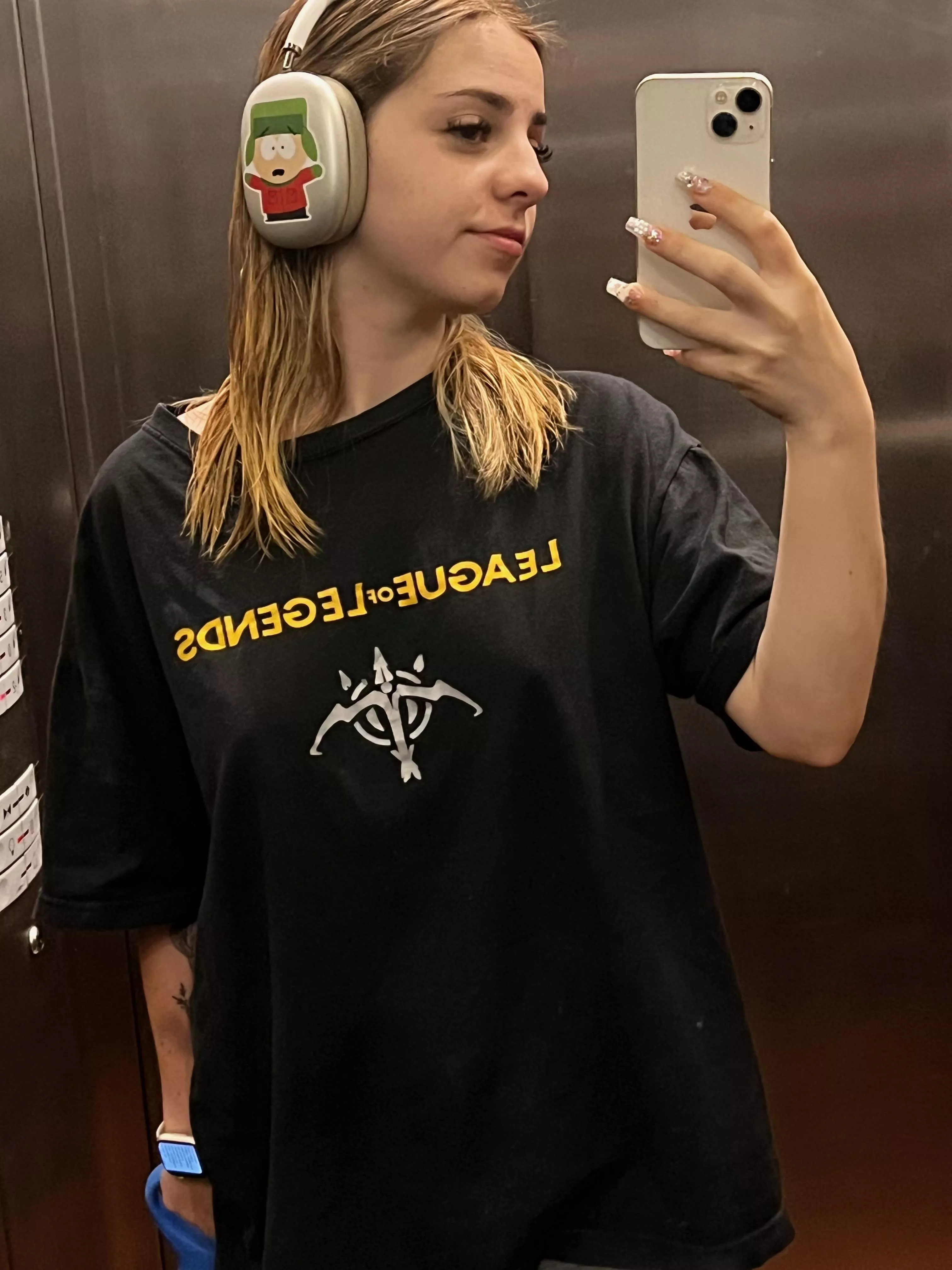 league of legends tends to be boring without friends