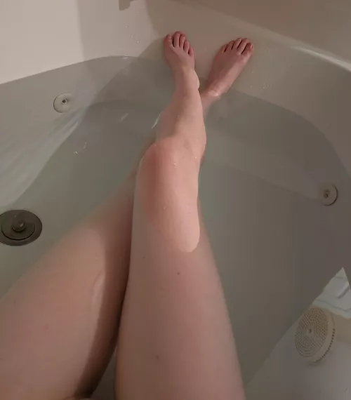 Monday's are never easy, but I am. 😜 Come 'ere. [GFE][PTY]