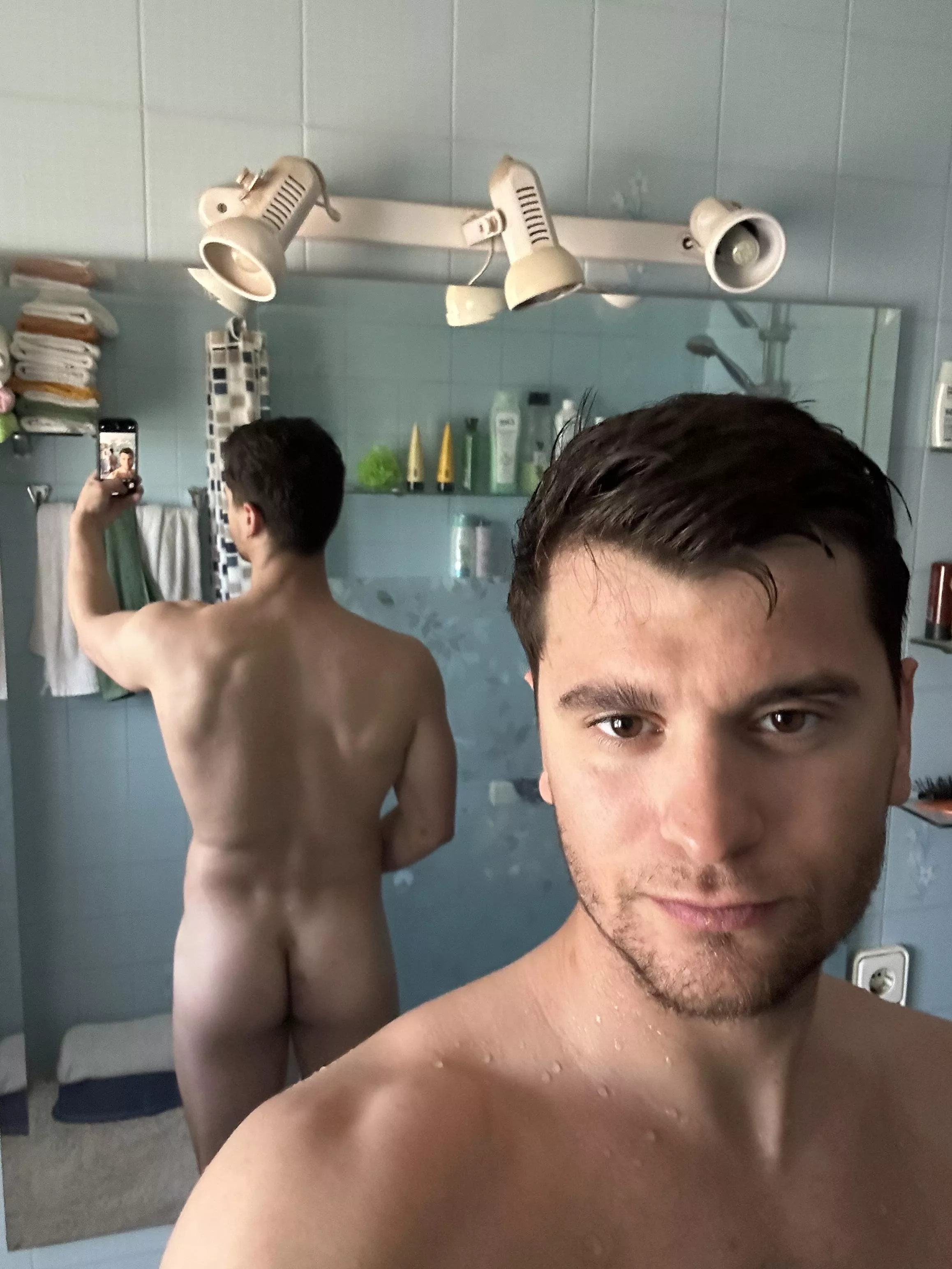 My fresh ass after a hard leg day