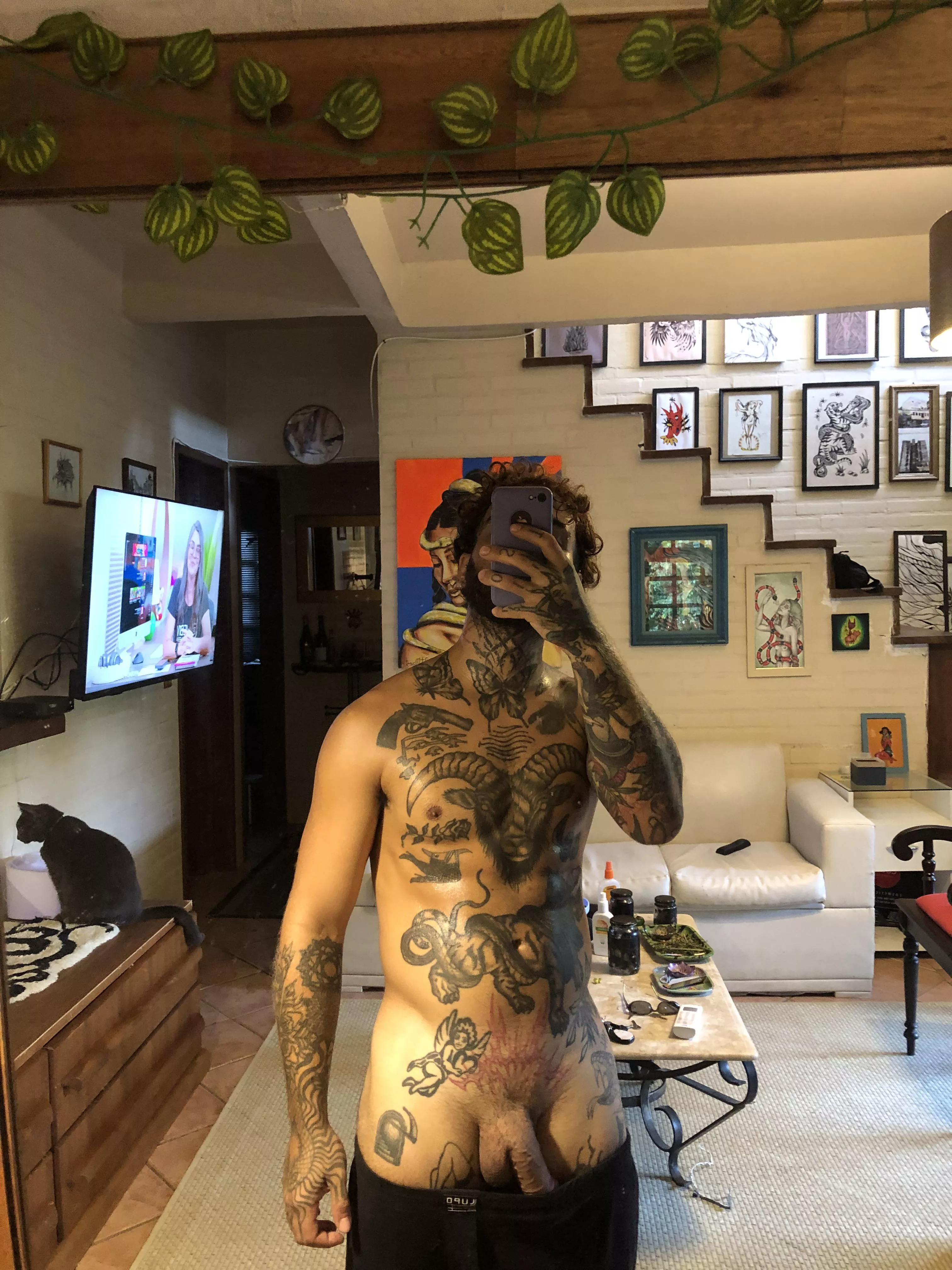 My life is art my body is art