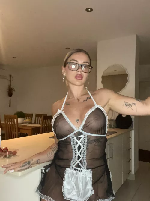 roses are red, violets are fine. If I be the 6 will u be my 9?😈