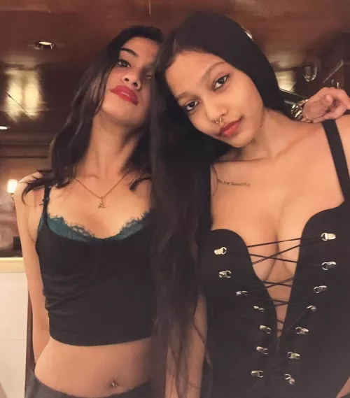 Weird way of flaunting the bra