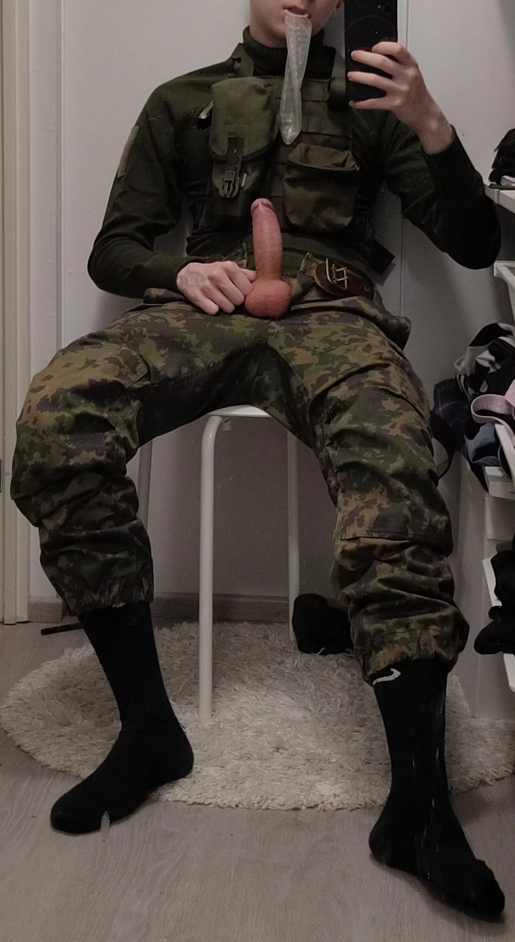 Would we fuck with or without the condom?😈🍆[20]