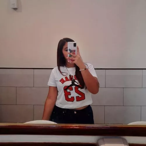 Alguien para morbosear a mi amiga? 