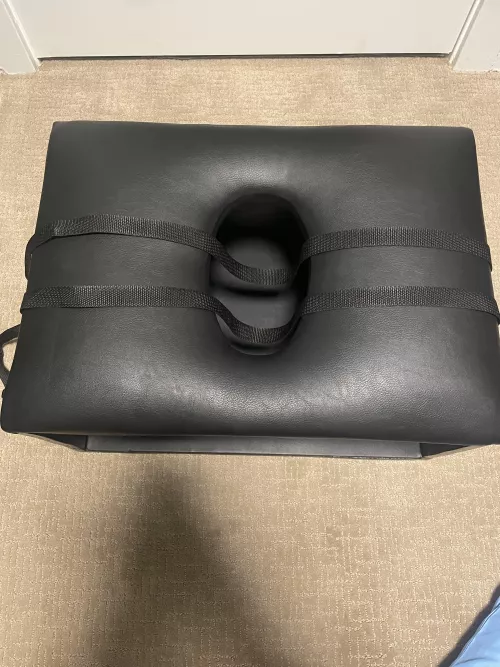 Facesitting humiliation - story