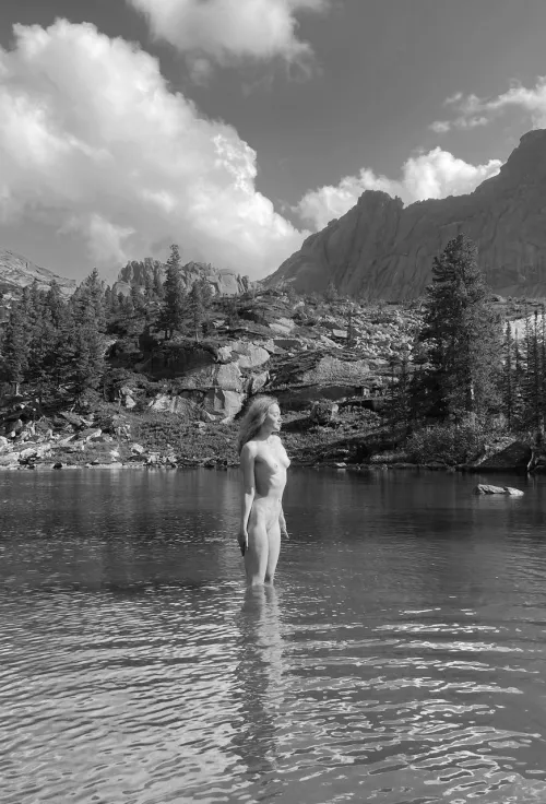 I undressed on a public lake. My boobs look great outdoors, don't you agree?