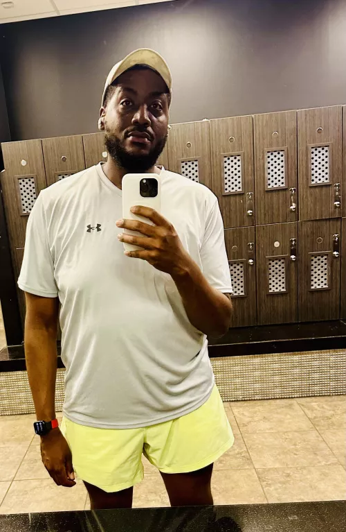 Just a beefy dude feeling confident in the locker room after smashing leg day! Hope you guys like locker room selfies 