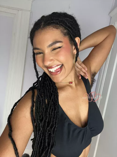 Just look at the length on that pit hair 