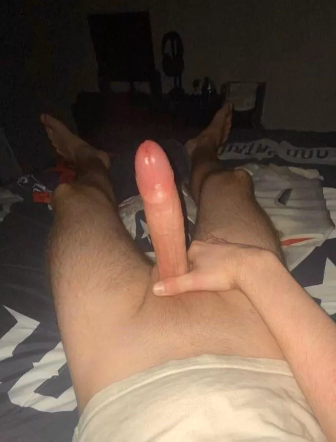 Love having an uncut cock😅