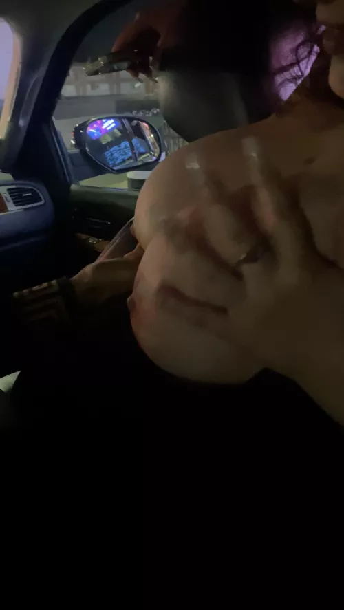Took my tits out for my Uber 😈
