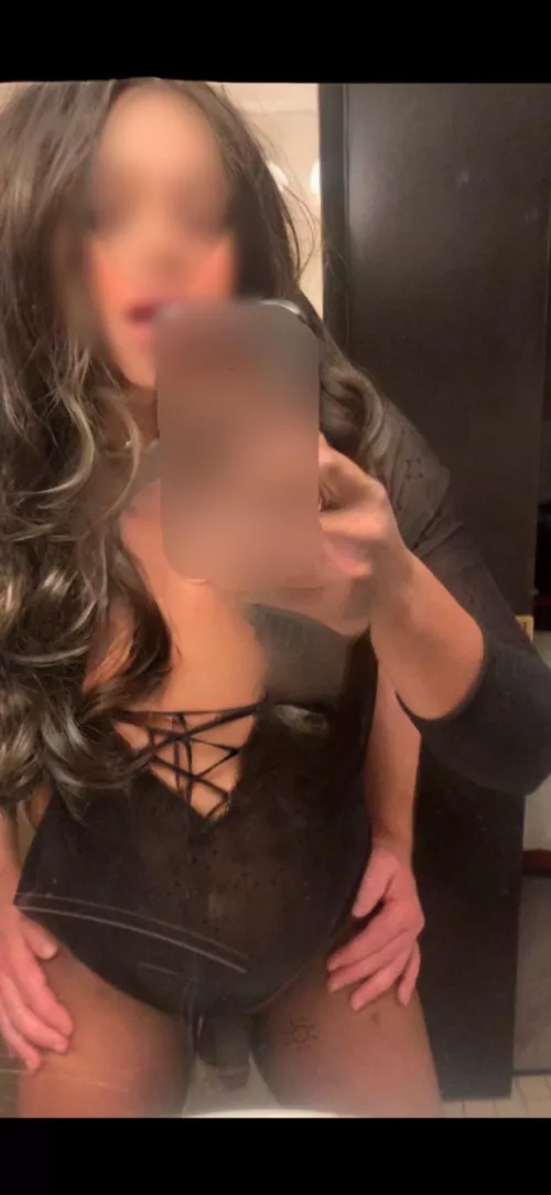 When I lost my virginity to an older daddy who I met on fet who lived in another city… I was completely fem the whole 3 days I was there with him and I can’t stop thinking about it and want this to happen again but for longer…. Way longer