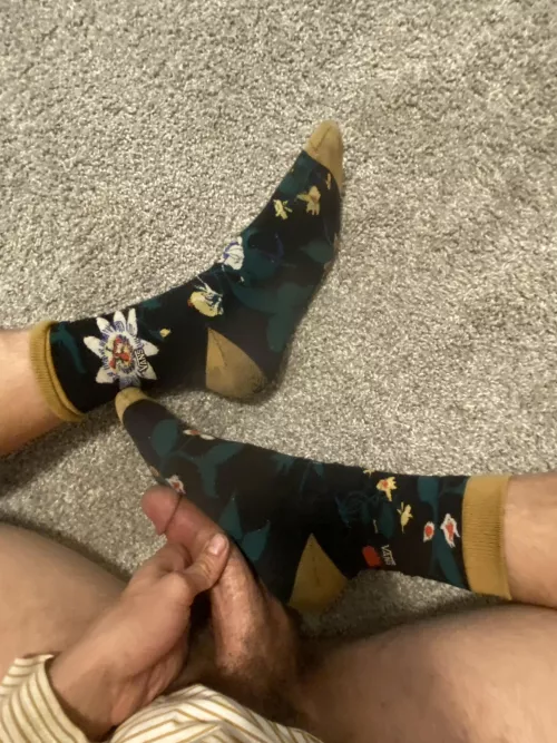 Who wants my dirty socks🤤