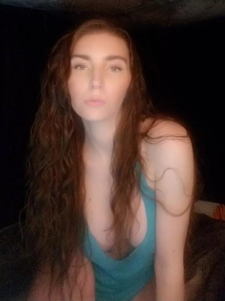 Does this shirt look good with my long hair?