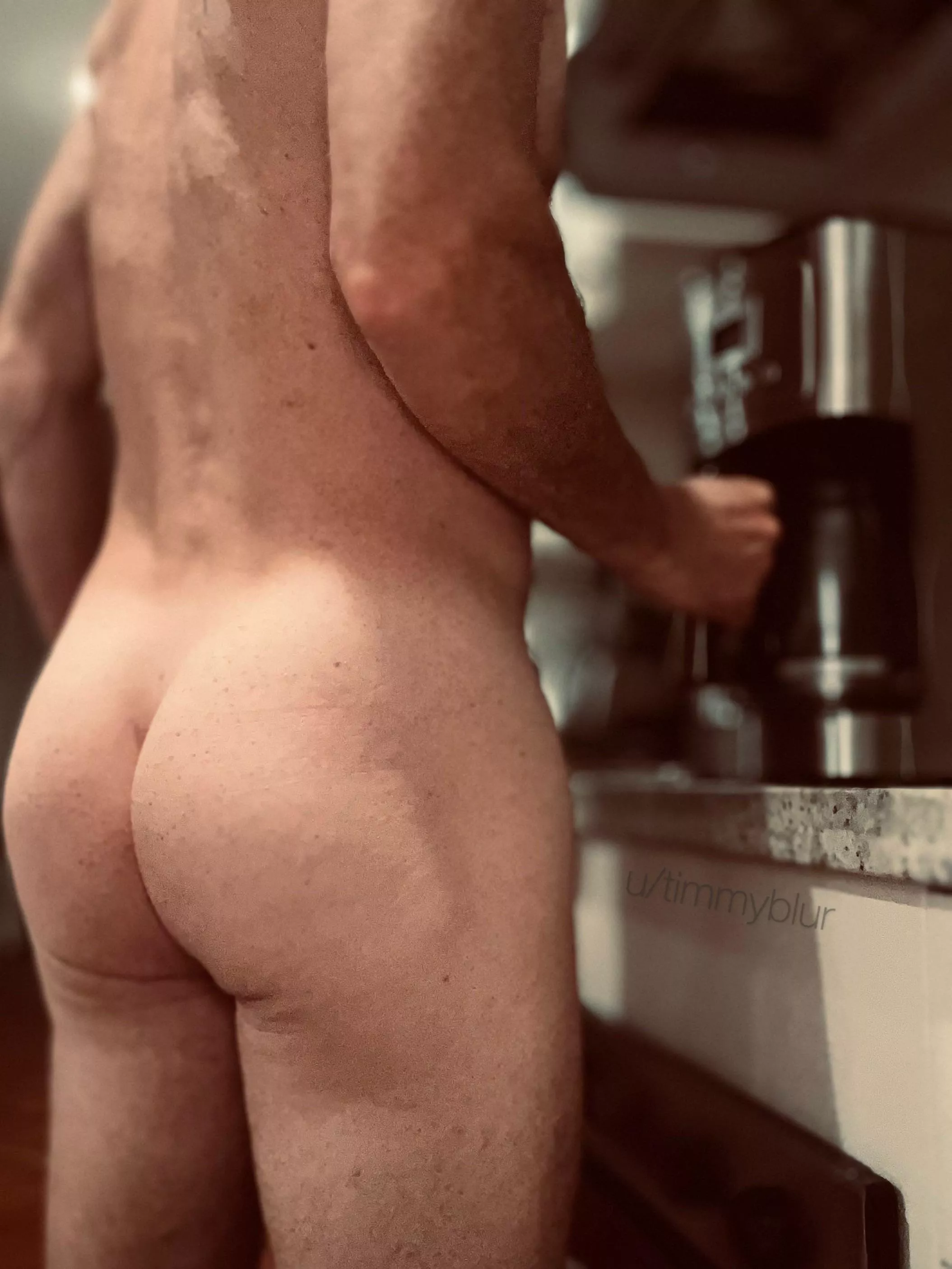 Happy hump day ladies. It’s always a pleasure to make you drip…