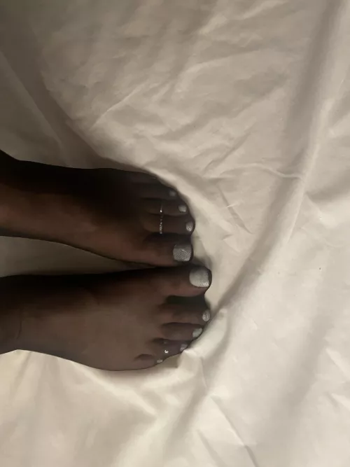 i love wearing toe rings