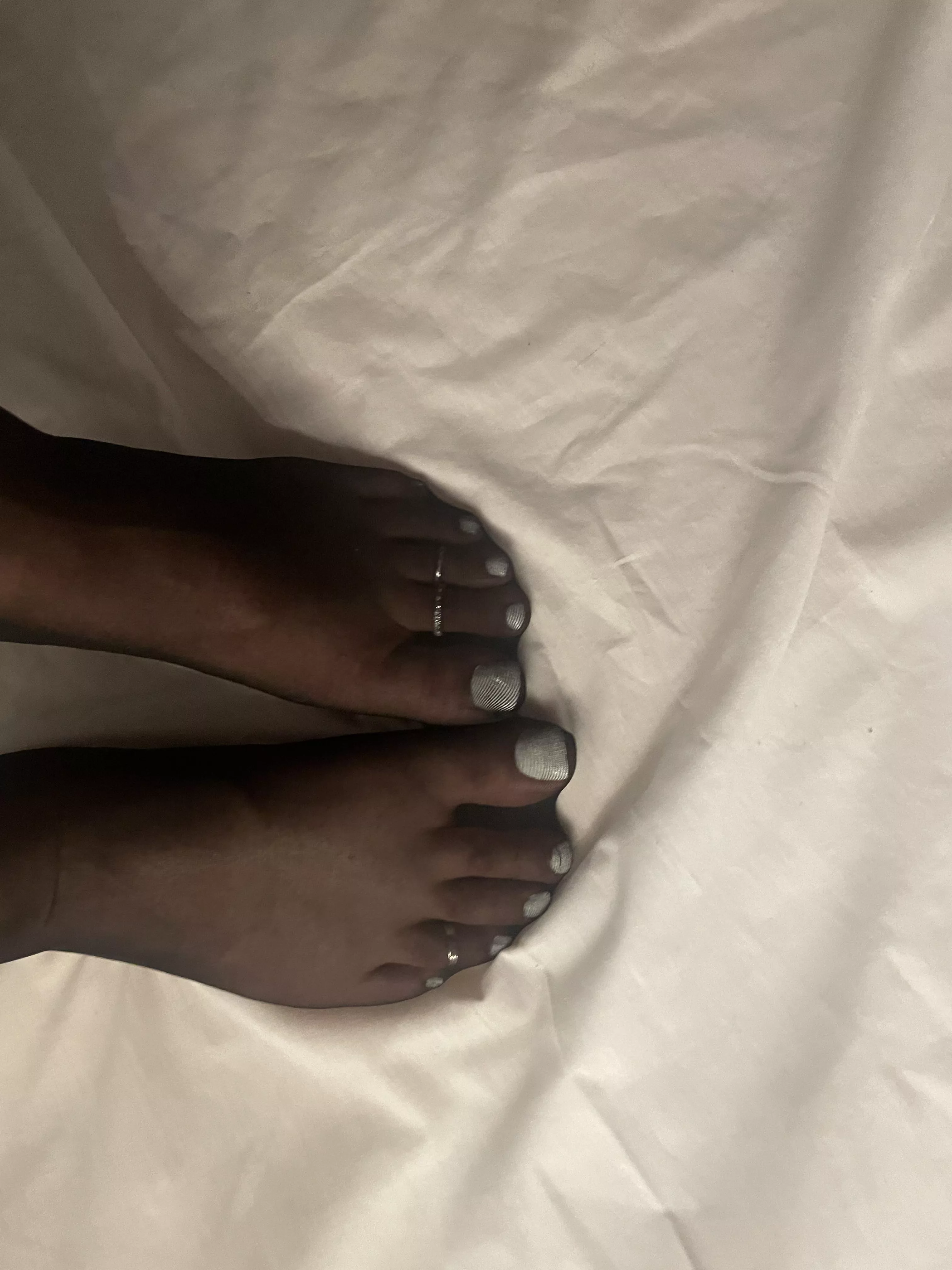 i love wearing toe rings