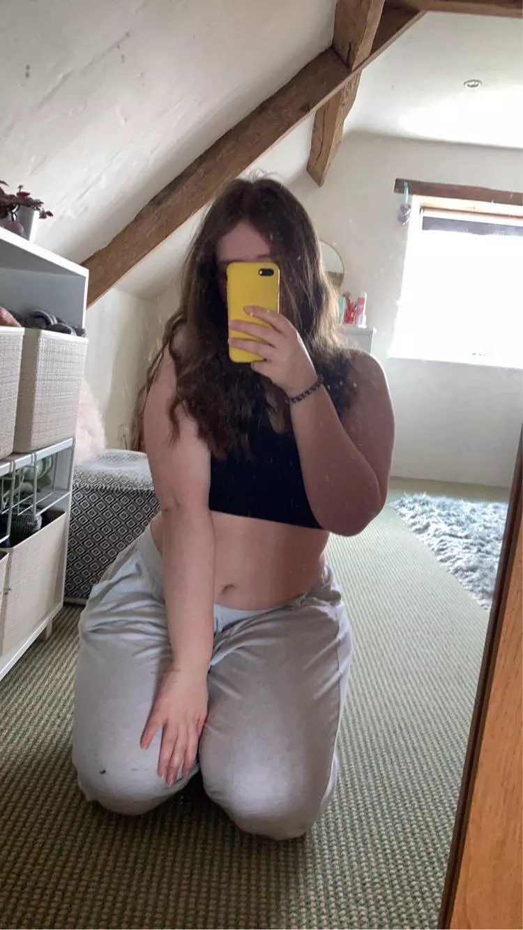 I’m a girl and this is my iPhone