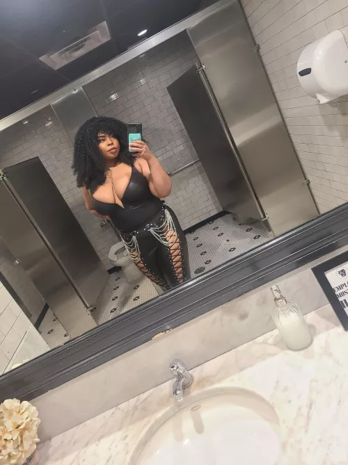 Leather is a good look on me. 