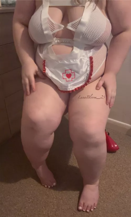 Nurse Luna knows how to make you feel good.