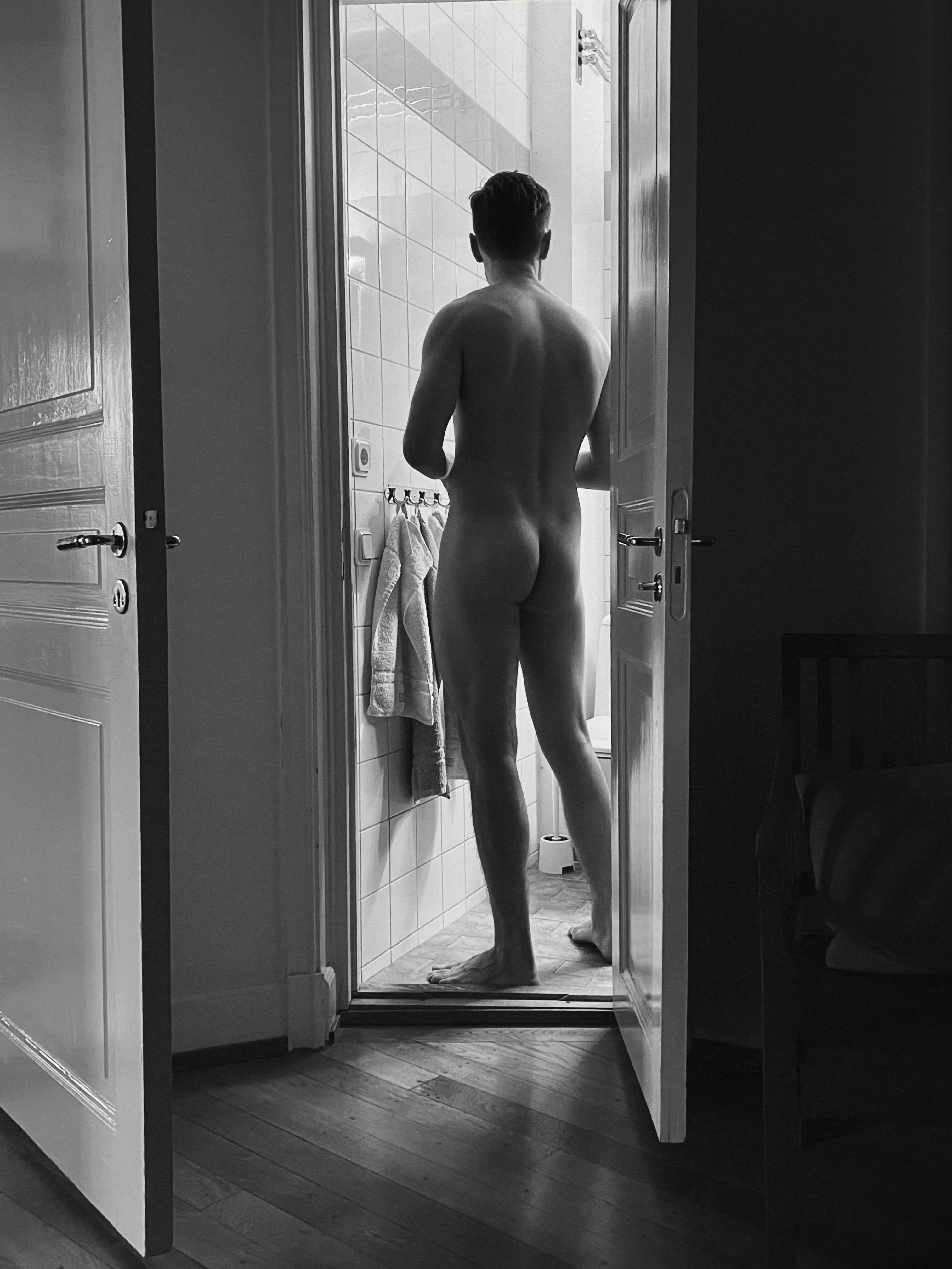 POW you’re my roommate, I’m always naked 🤫