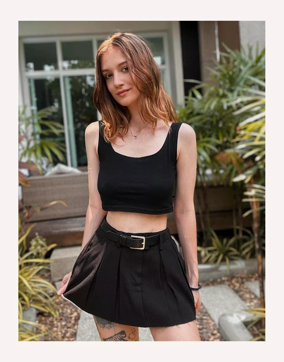 A sutprise under my skirt