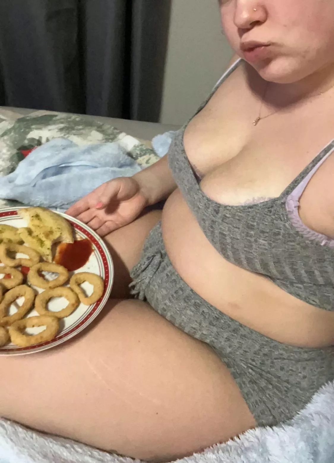 Almost forgot to take a pic, the garlic bread was irresistible 🤤