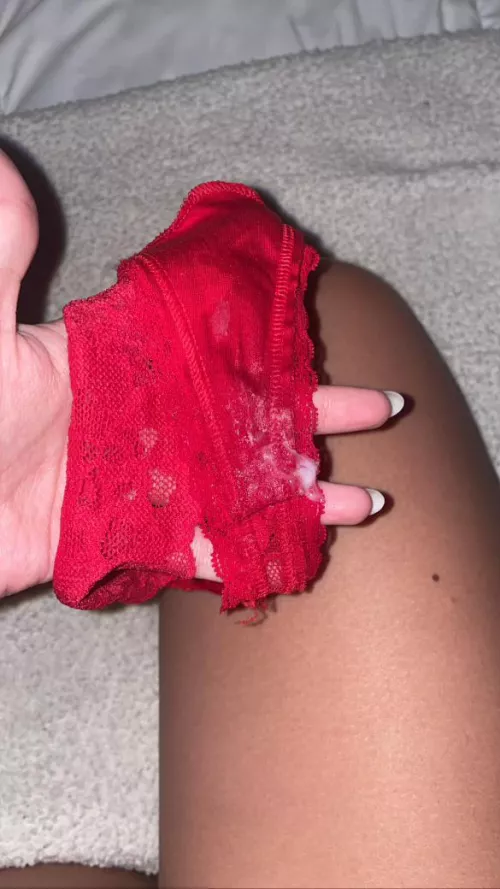 I can’t stop leaking his cum 