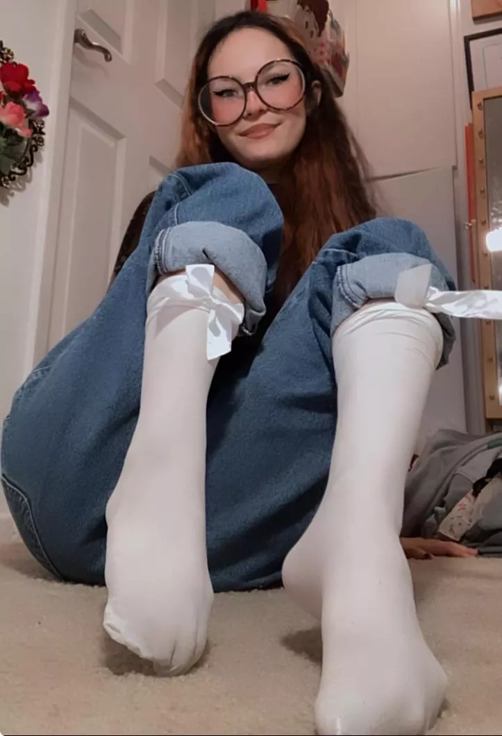 [selling] White thigh highs worn out for 2 days now~Selling pantys/socks/bras/vials/digital